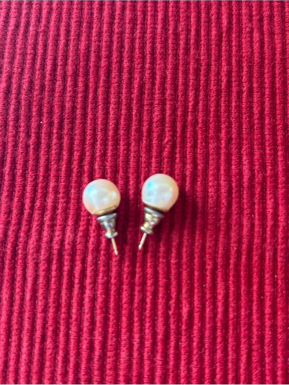 Vintage Pearl stud earrings, may be freshwater but never appraised elegant look - Picture 3 of 3